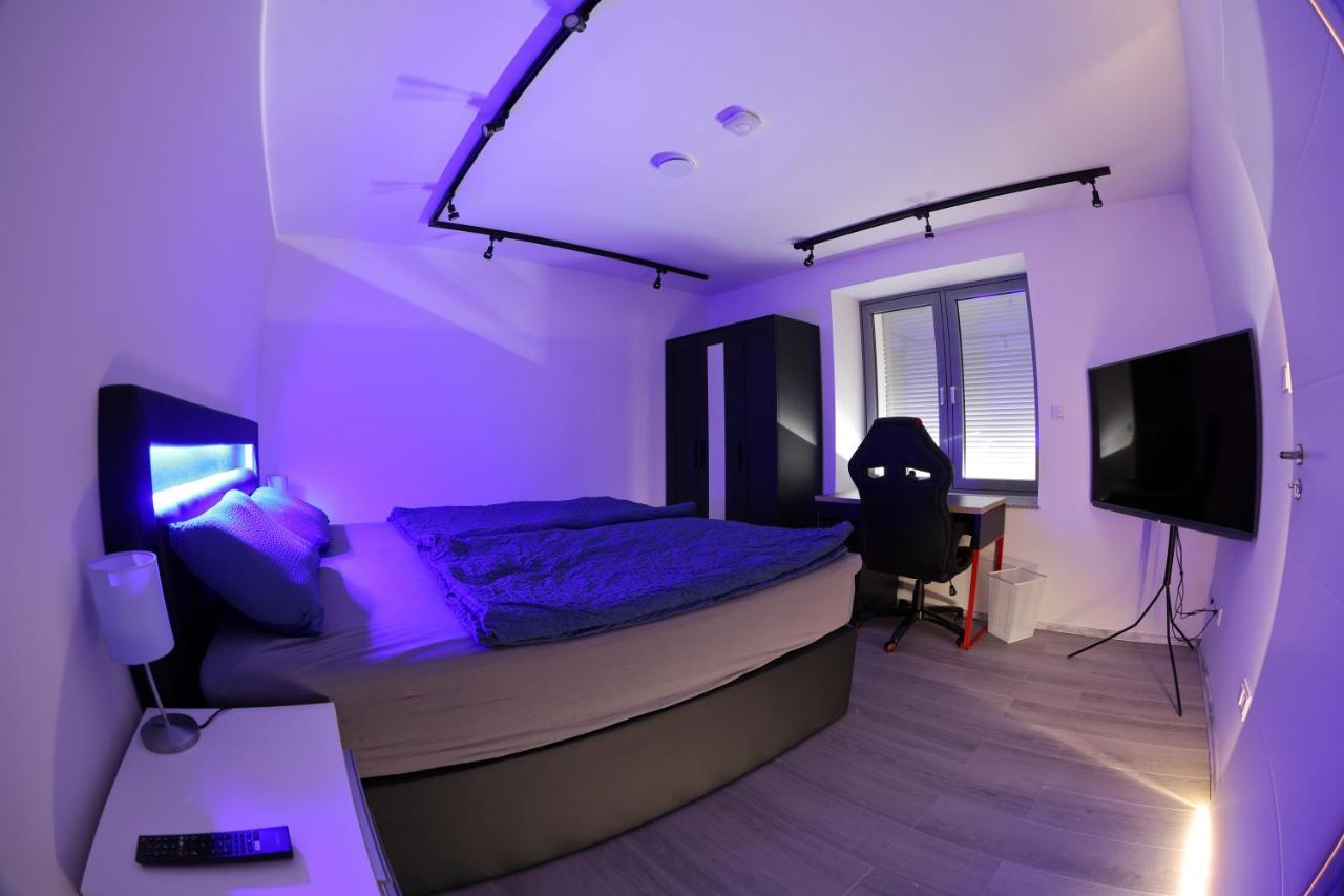 Modern Und Neu, Top Ausstattung Mit Kaffeevollautomat, 2X Netflix-Tv, Lueftungsanlage, Geschirrspueler Wallerfangen Zewnętrze zdjęcie